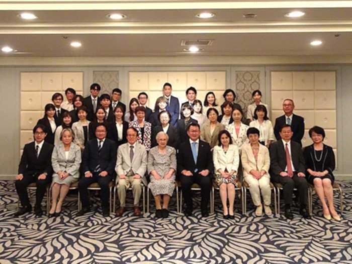 2025同門会 集合写真 小.JPG